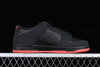 Dunk Low SB Black Pigeon | דאנק נמוכות