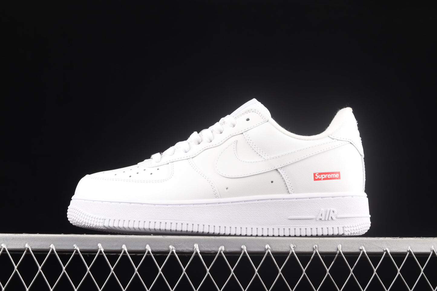 Air Force 1 Low White Supreme | איירפורס נמוכות