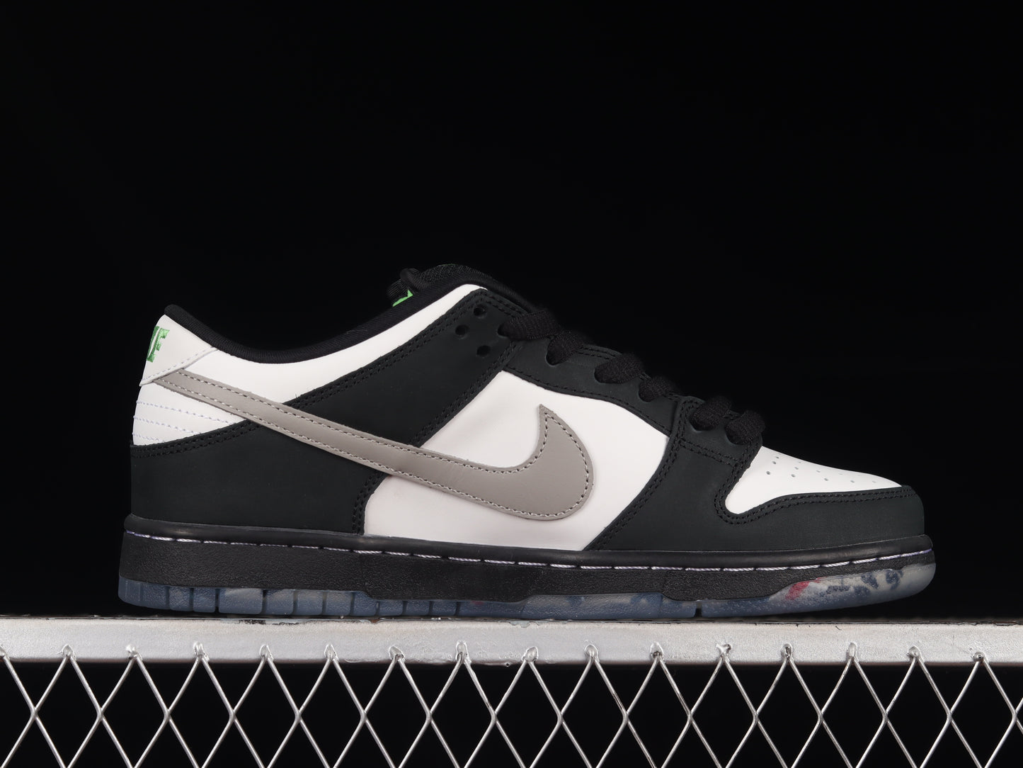 Dunk Low SB Staple Panda Pigeon | דאנק נמוכות