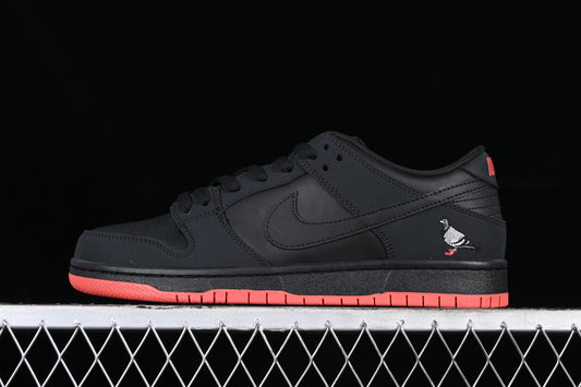 Dunk Low SB Black Pigeon | דאנק נמוכות