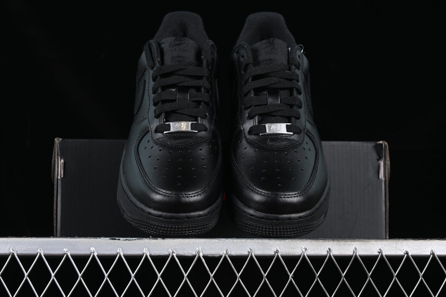 Air Force 1 Low Black Supreme | איירפורס נמוכות