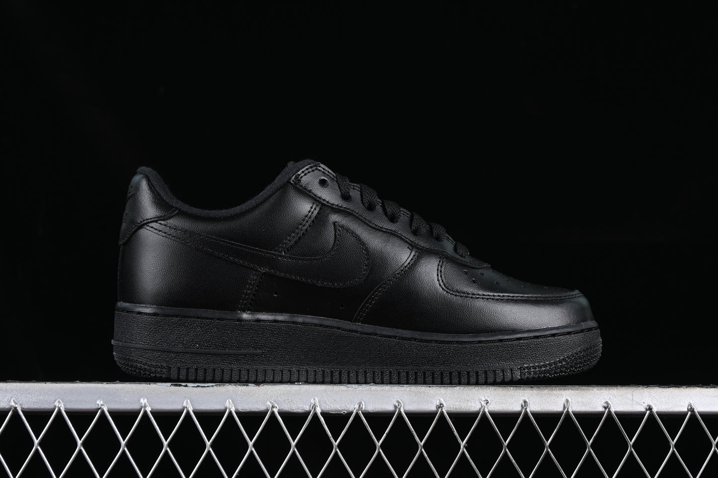 Air Force 1 Low Black Supreme | איירפורס נמוכות