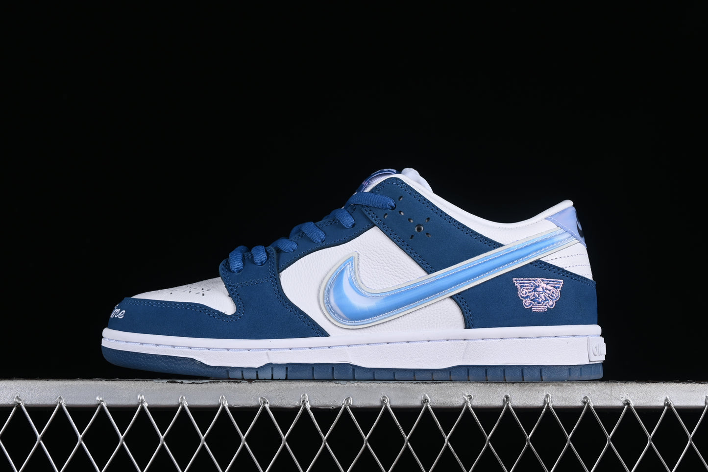 Dunk Low SB Born x Raised | דאנק נמוכות